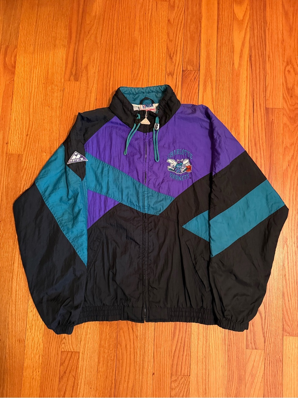 VINTAGE APEX ONE CHARLOTTE HORNETS FULL ZIP WINDBREAKER JACKET SIZE L